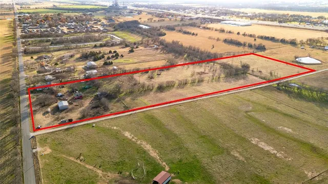 $550,000 | 717 North Pecan Crk Trail, Valley View, TX 76272