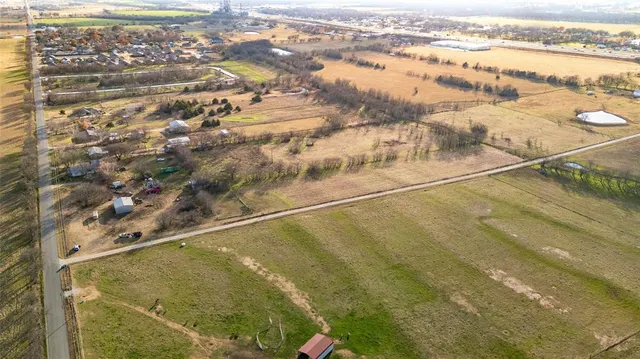 $550,000 | 717 North Pecan Crk Trail, Valley View, TX 76272