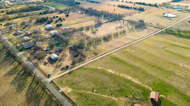 $550,000 | 717 North Pecan Crk Trail, Valley View, TX 76272