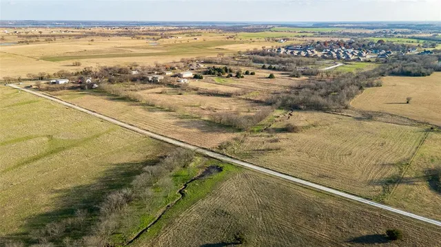 $550,000 | 717 North Pecan Crk Trail, Valley View, TX 76272