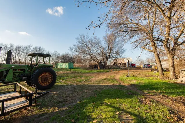 $550,000 | 717 North Pecan Crk Trail, Valley View, TX 76272