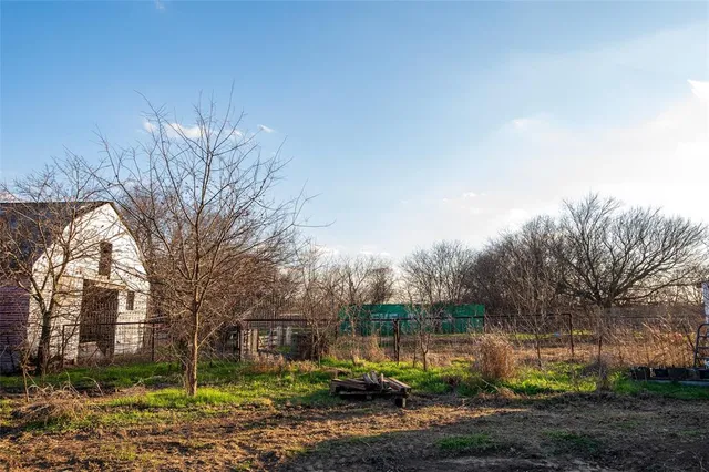 $550,000 | 717 North Pecan Crk Trail, Valley View, TX 76272