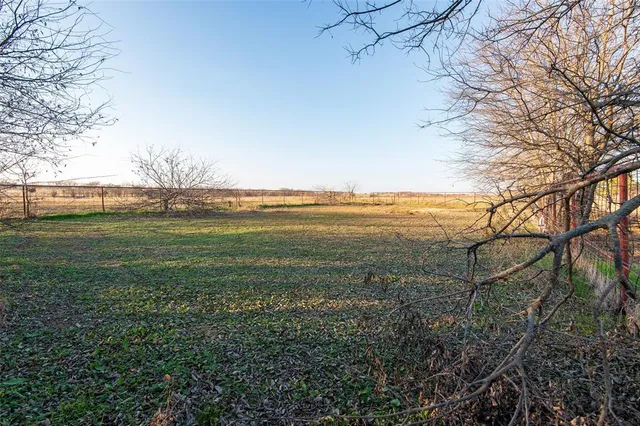 $550,000 | 717 North Pecan Crk Trail, Valley View, TX 76272