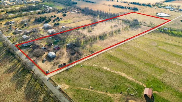 $550,000 | 717 North Pecan Crk Trail, Valley View, TX 76272