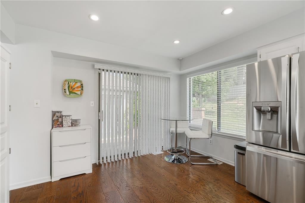 9736 Reeder Street Overland Park, KS 66214 - Photo 14 of 40