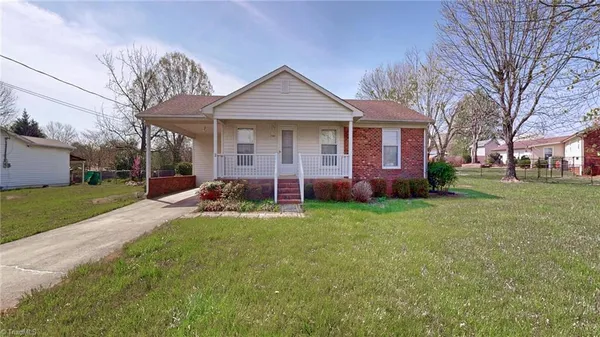 $225,000 | 7307 Lansdowne Place, Thomasville, NC 27360