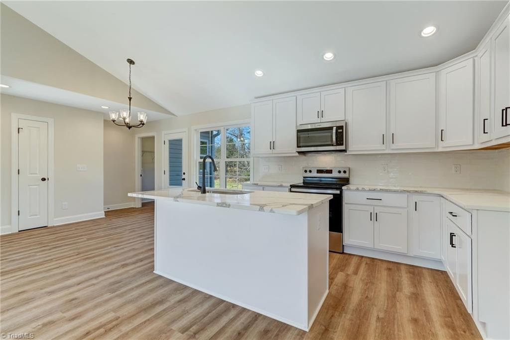 527 Grooms Road Reidsville, NC 27320 - Photo 16 of 38