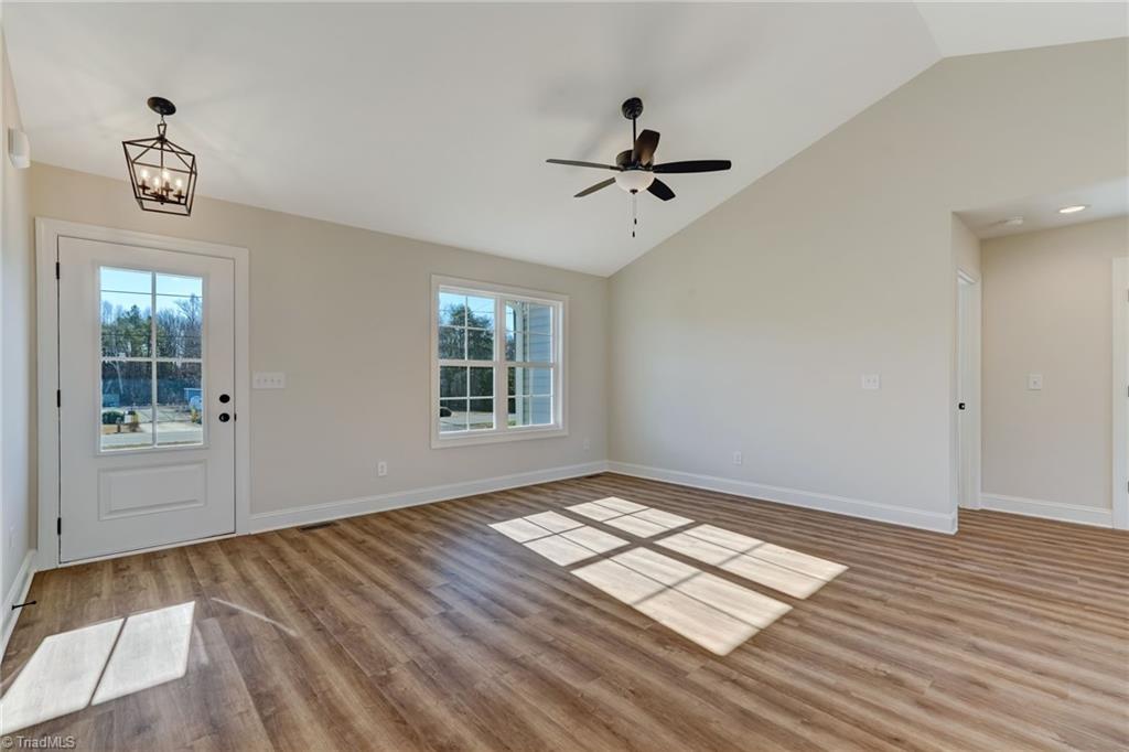 527 Grooms Road Reidsville, NC 27320 - Photo 10 of 38