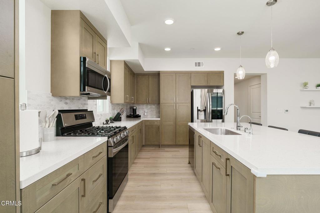 2850 Wagon Wheel Road, Unit 402 Oxnard, CA 93036 - Photo 14 of 31 2850_Wagon_Wheel_402-12