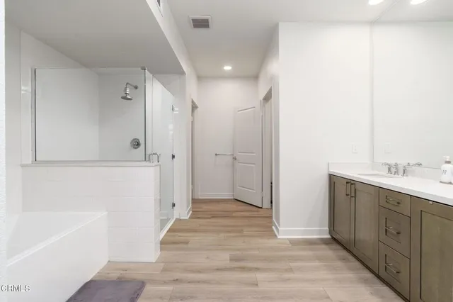 $784,000 | 2850 Wagon Wheel Road, Unit 402, Oxnard, CA 93036