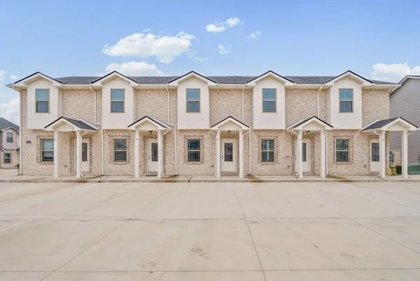 $1,195 | 1201 Fort Campbell Boulevard, Unit 1A, Clarksville, TN 37042