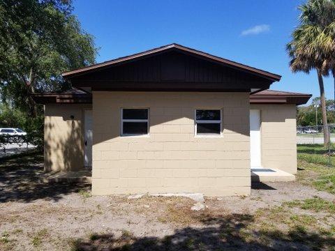 806 North 25th Street, Unit B Fort Pierce, FL 34947 - Photo 1 of 11 20180427181543062855000000-o
