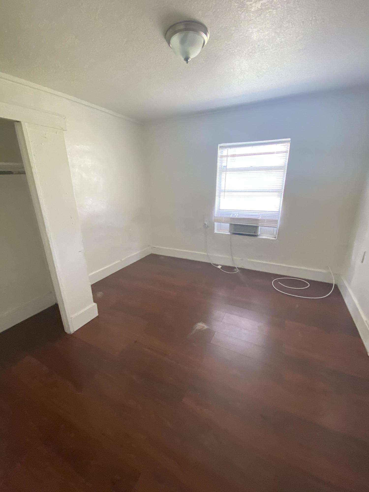 806 North 25th Street, Unit B Fort Pierce, FL 34947 - Photo 3 of 11 2