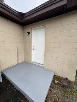 806 North 25th Street, Unit B Fort Pierce, FL 34947 - Photo 5 of 11 thumbnail_IMG_3683