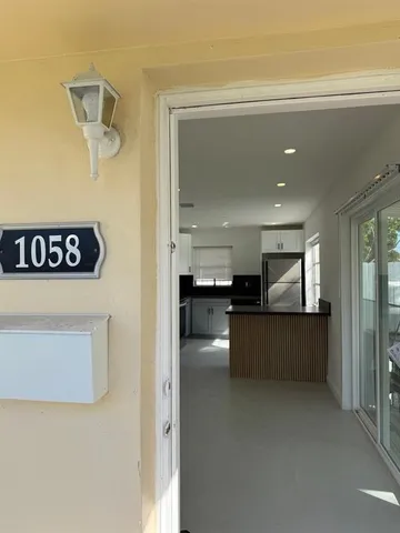 $2,500 | 1054-1058 Southwest 2nd Street, Unit 1058, Hallandale Beach, FL 33009