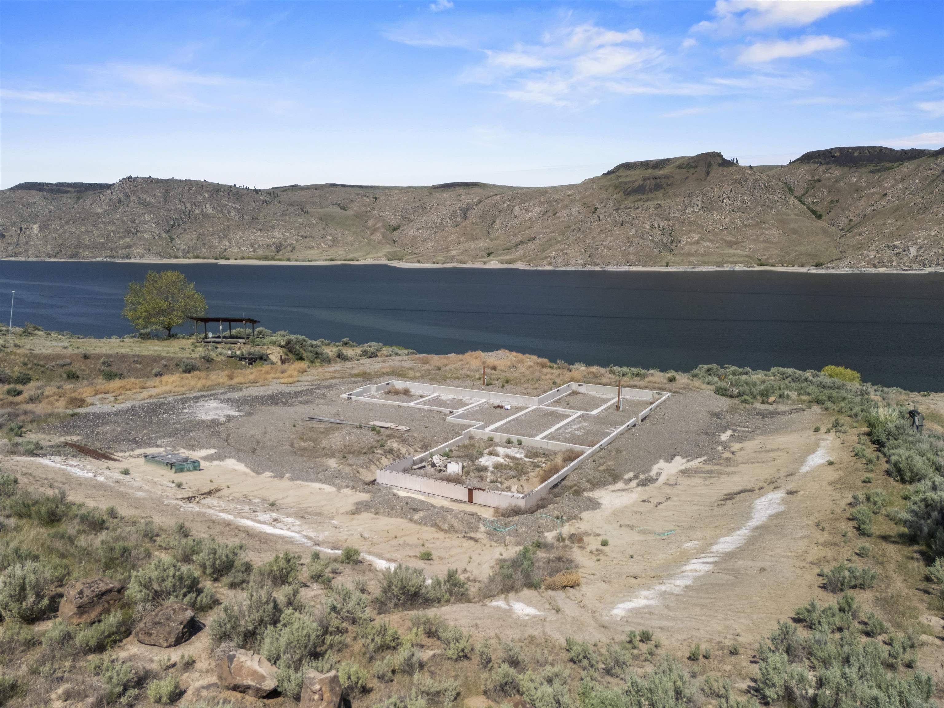 4005 East Plum Point Road Grand Coulee, WA 99133 - Photo 4 of 14