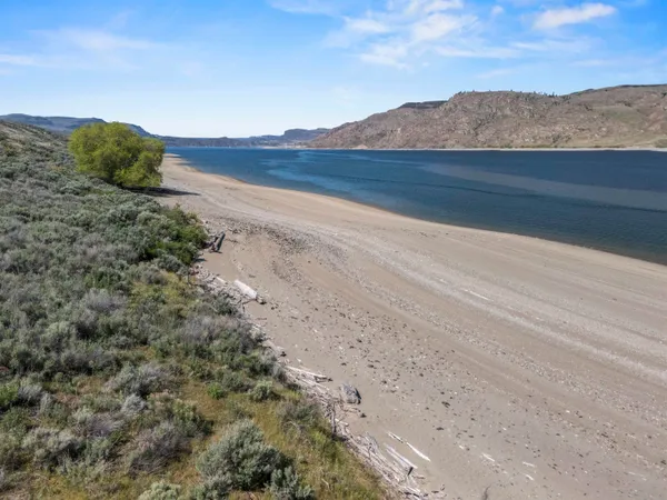 $340,000 | 4005 East Plum Point Road, Grand Coulee, WA 99133