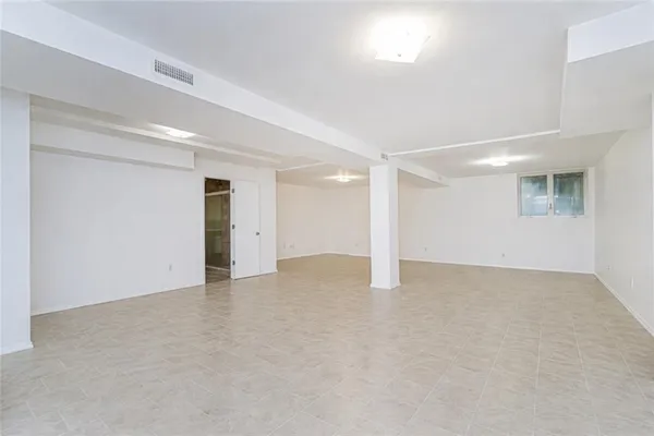 $939,000 | 8405 19th Avenue, Unit 1B | Van Pelt Manor