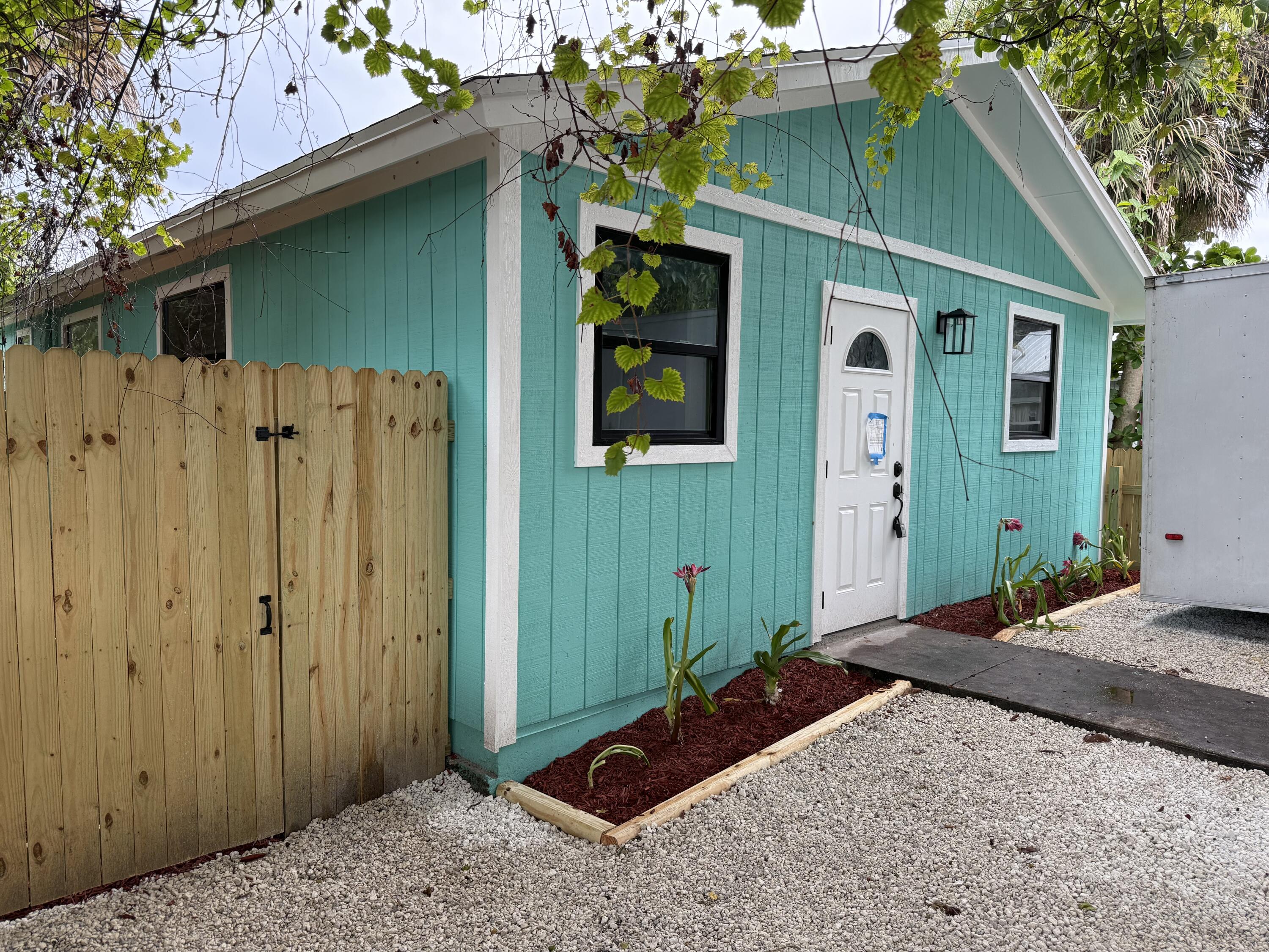 801 Central Avenue Stuart, FL 34994 - Photo 1 of 7 IMG_6761