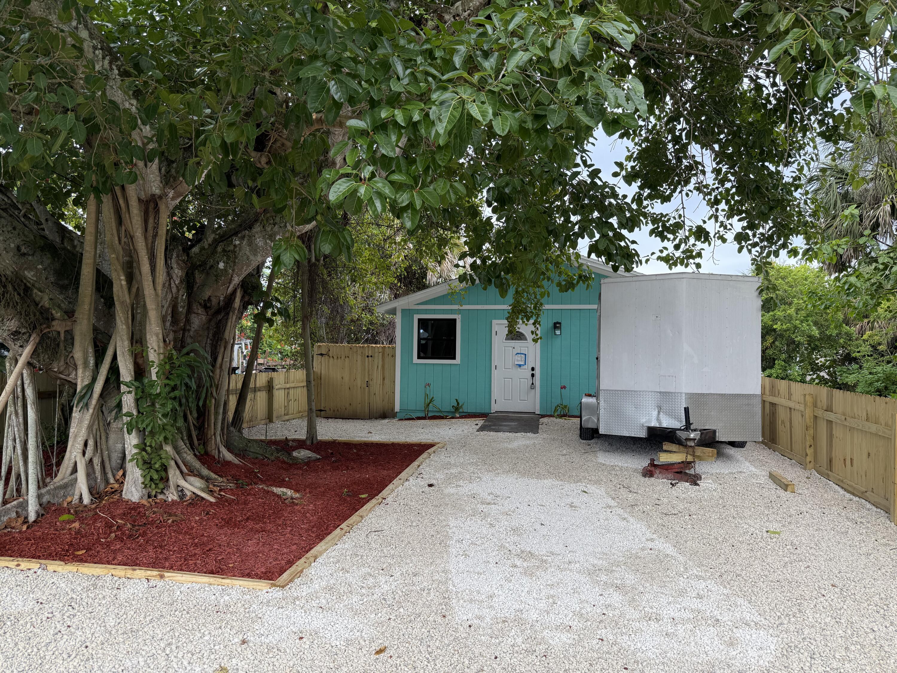 801 Central Avenue Stuart, FL 34994 - Photo 2 of 7 IMG_6763