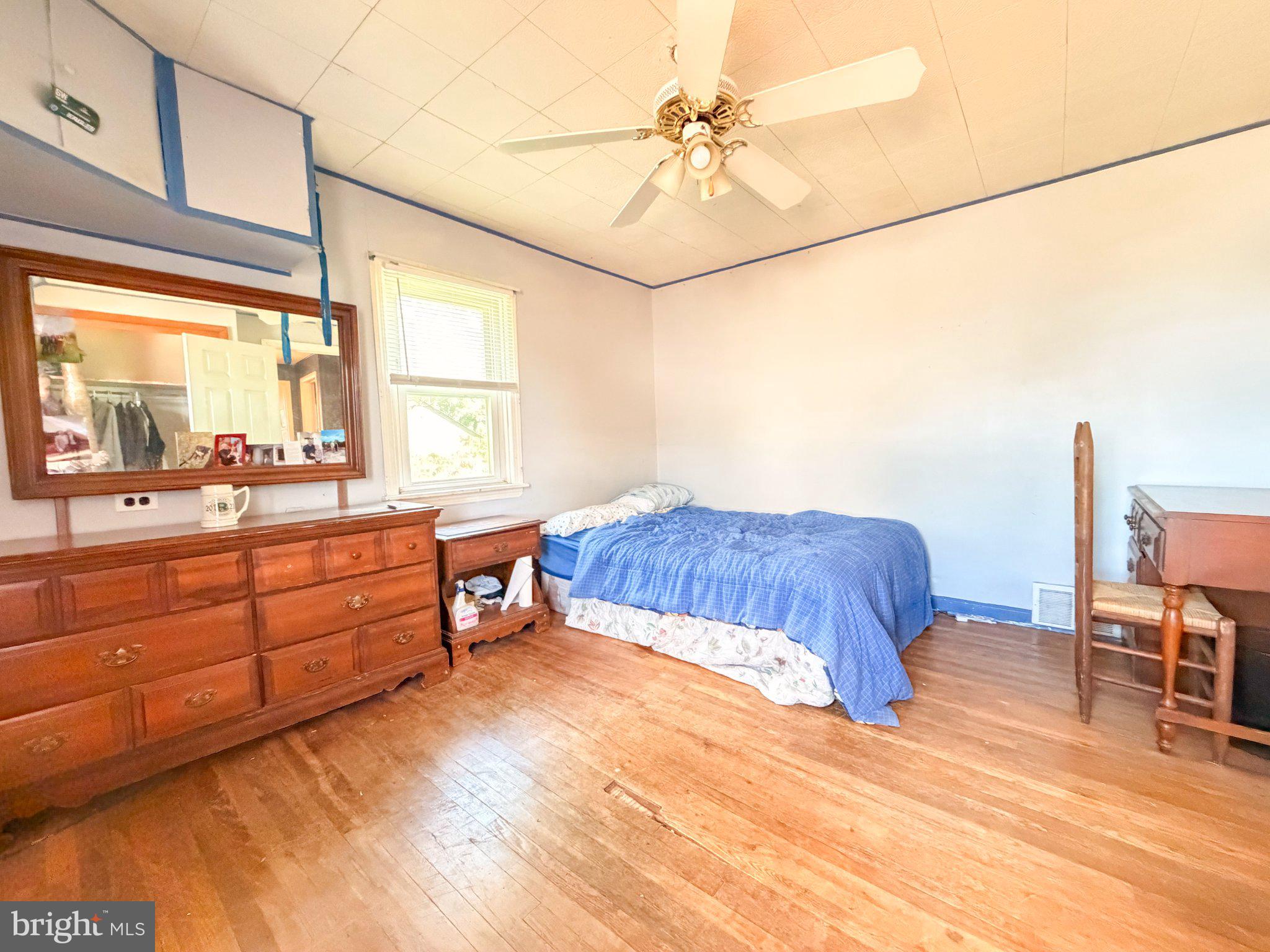 646 Amosland Road Morton, PA 19070 - Photo 7 of 11 Bright and airy bedroom retreat.