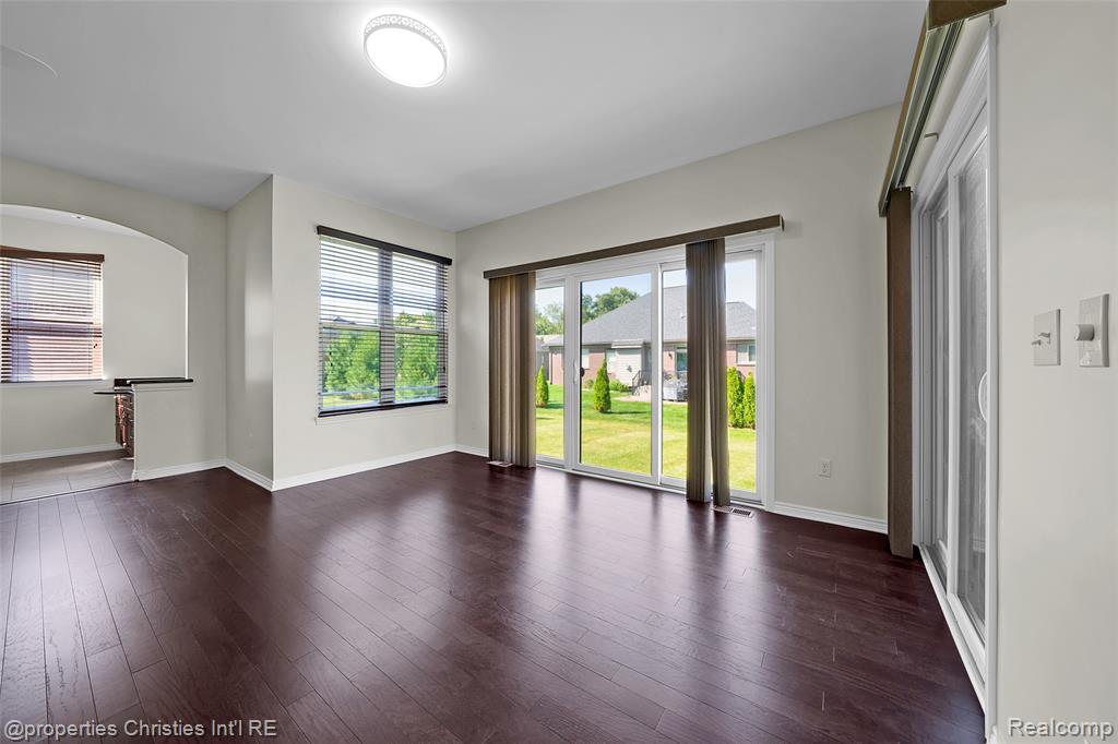 3938 Somerset Circle Rochester Hills, MI 48309 - Photo 16 of 71