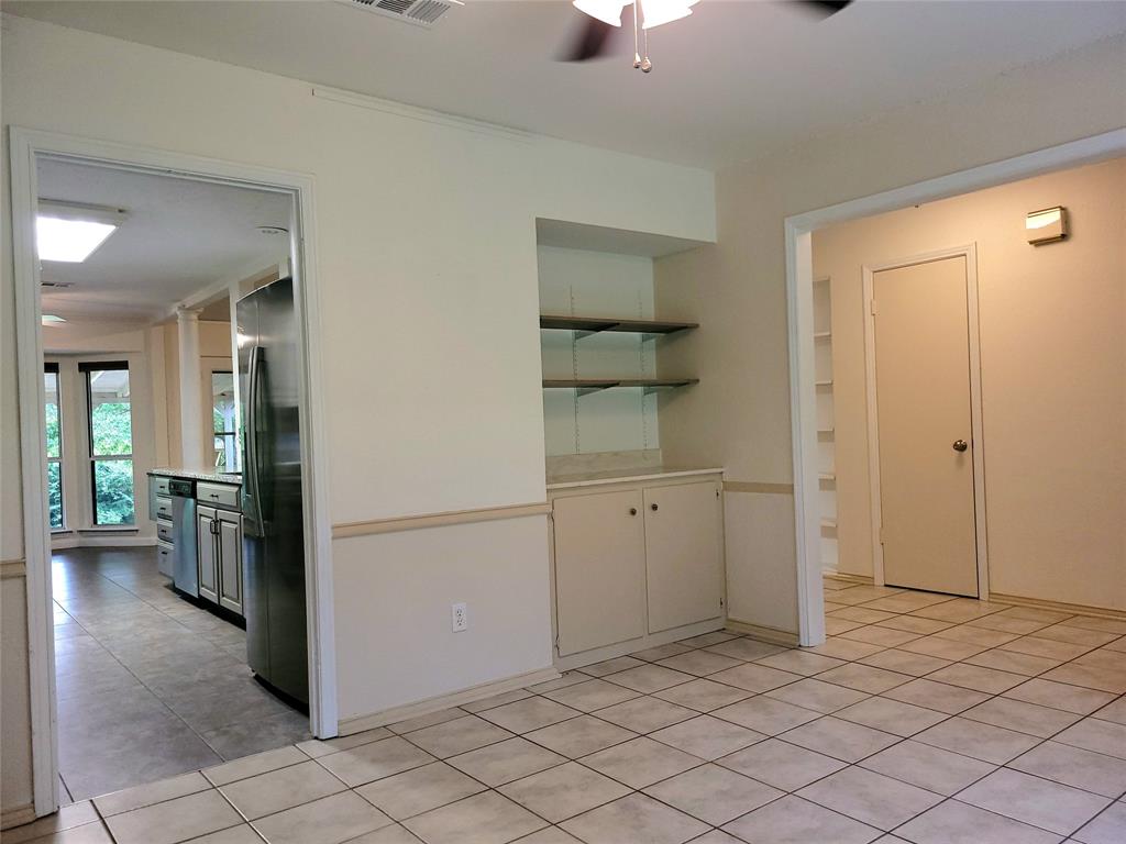 912 North Dove Road Grapevine, TX 76051 - Photo 5 of 36