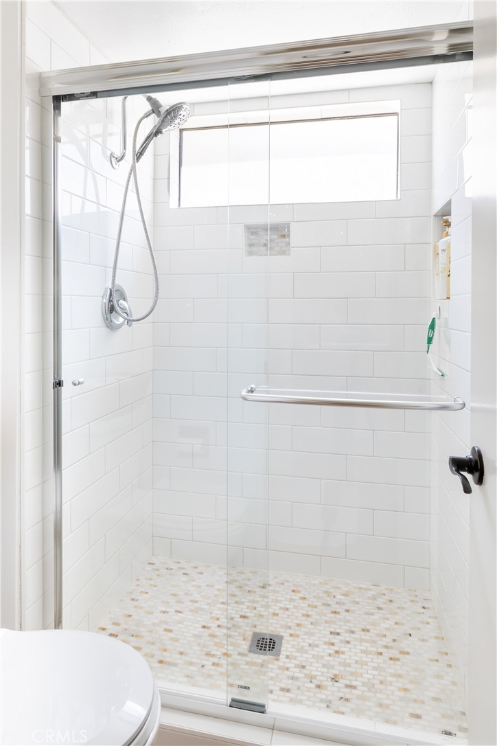 40657 Preston Trail Palm Desert, CA 92211 - Photo 5 of 46 a bathroom with a shower