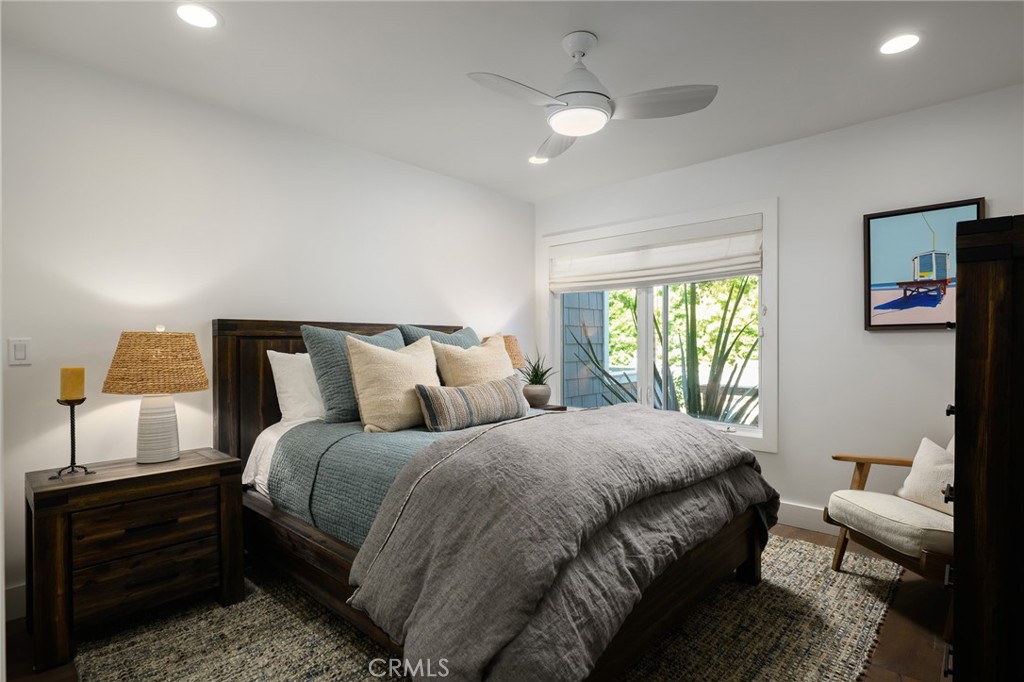 519 Signal Road Newport Beach, CA 92663 - Photo 13 of 24 Photos may not represent current staging.