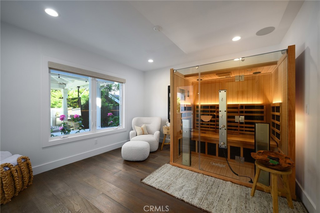 519 Signal Road Newport Beach, CA 92663 - Photo 15 of 24 Photos may not represent current staging.