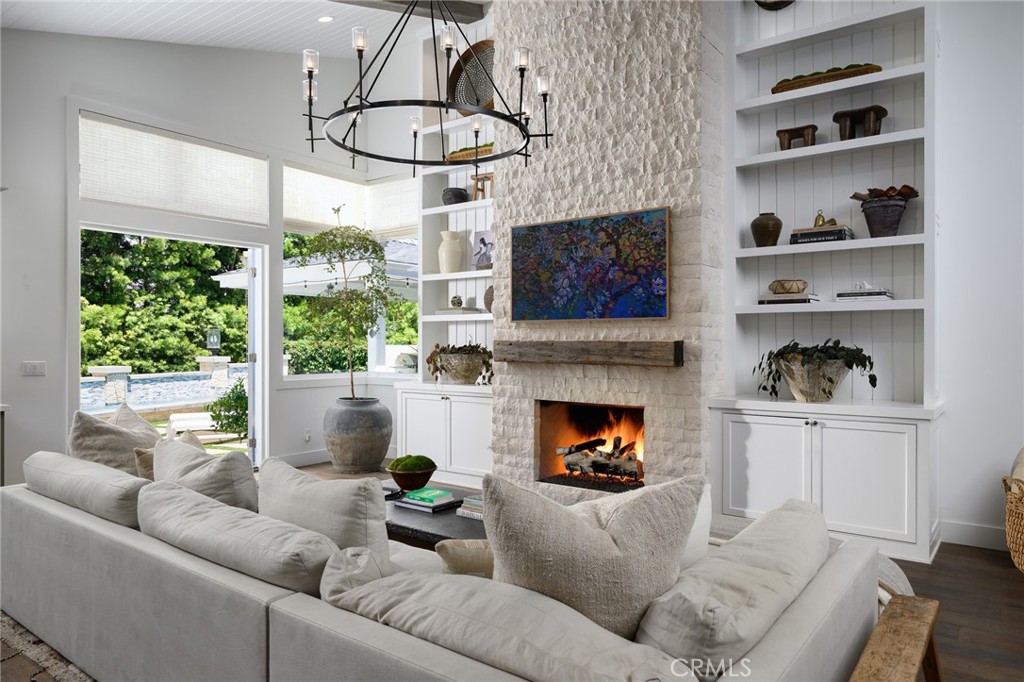 519 Signal Road Newport Beach, CA 92663 - Photo 6 of 24 Photos may not represent current staging.