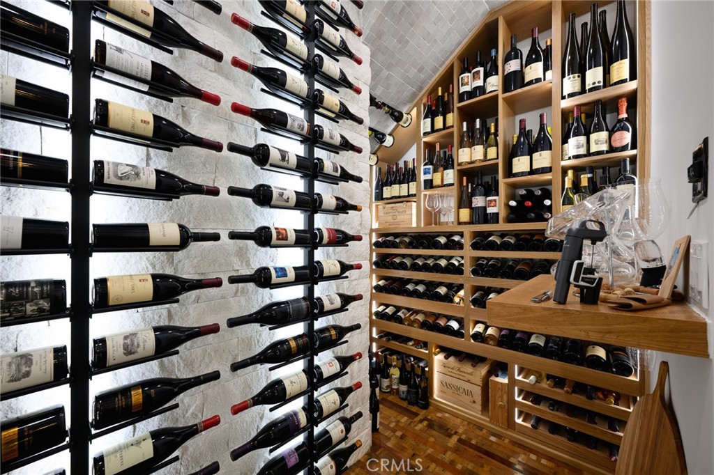 519 Signal Road Newport Beach, CA 92663 - Photo 9 of 24 Photos may not represent current staging.