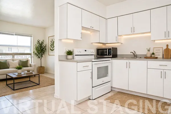 $1,575 | 2206 Fillmore Street, Unit 6, Hollywood, FL 33020