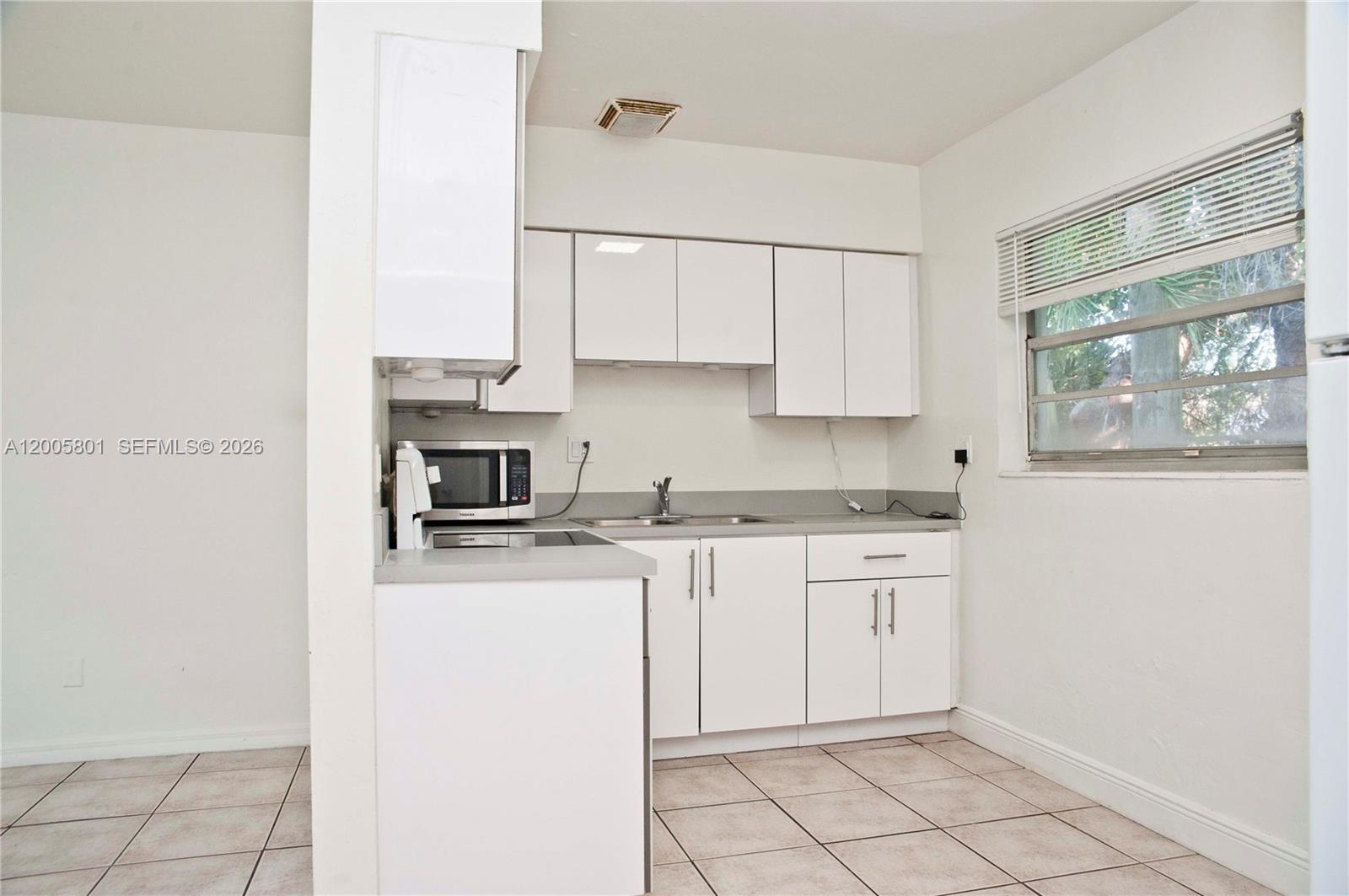 2206 Fillmore Street, Unit 6 Hollywood, FL 33020 - Photo 6 of 17