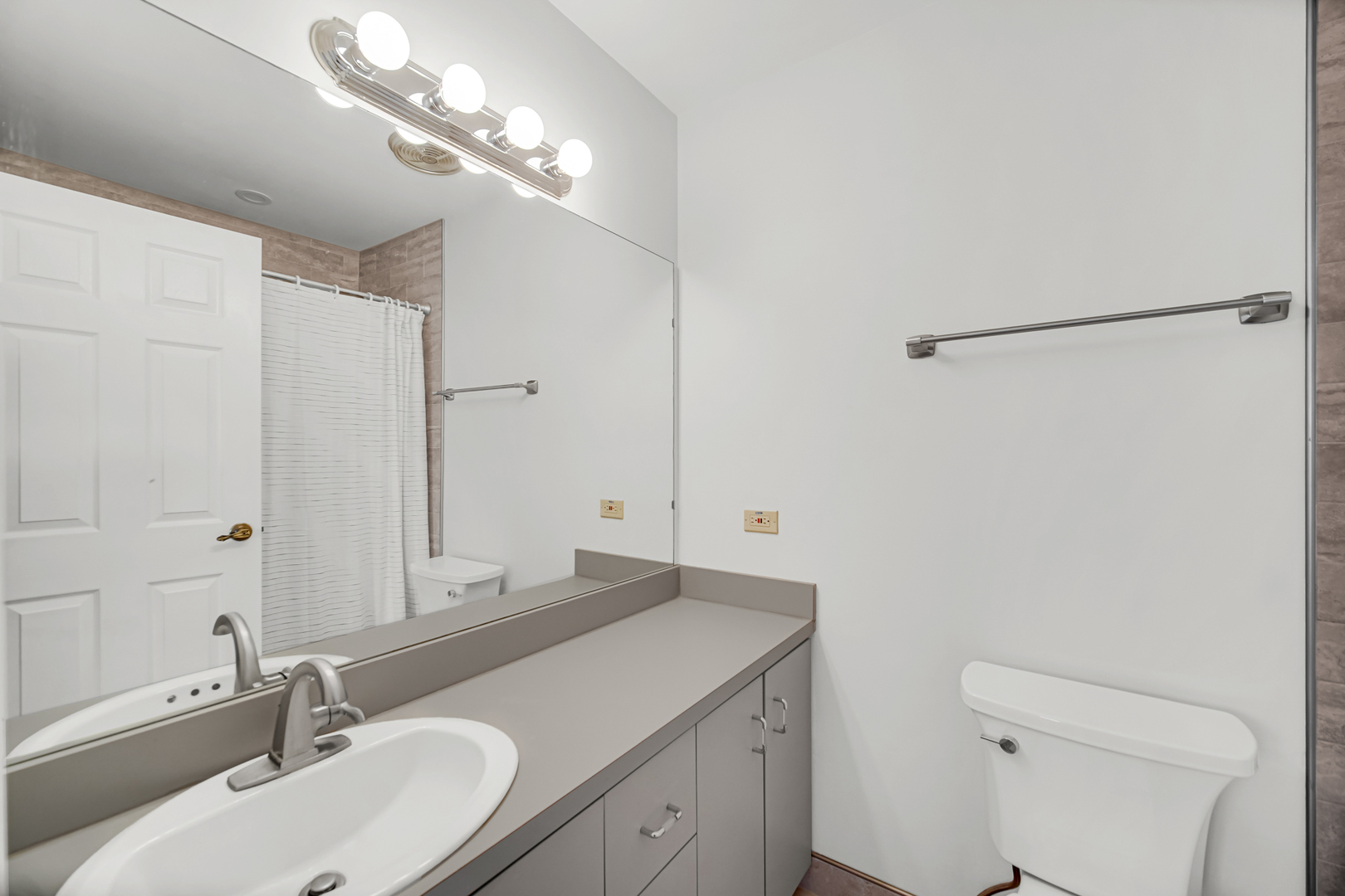 4731 St Joseph Creek Road, Unit 4E Lisle, IL 60532 - Photo 12 of 21