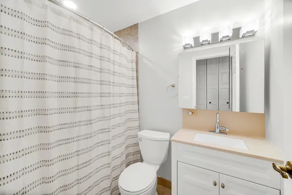 $239,000 | 4731 St Joseph Creek Road, Unit 4E, Lisle, IL 60532