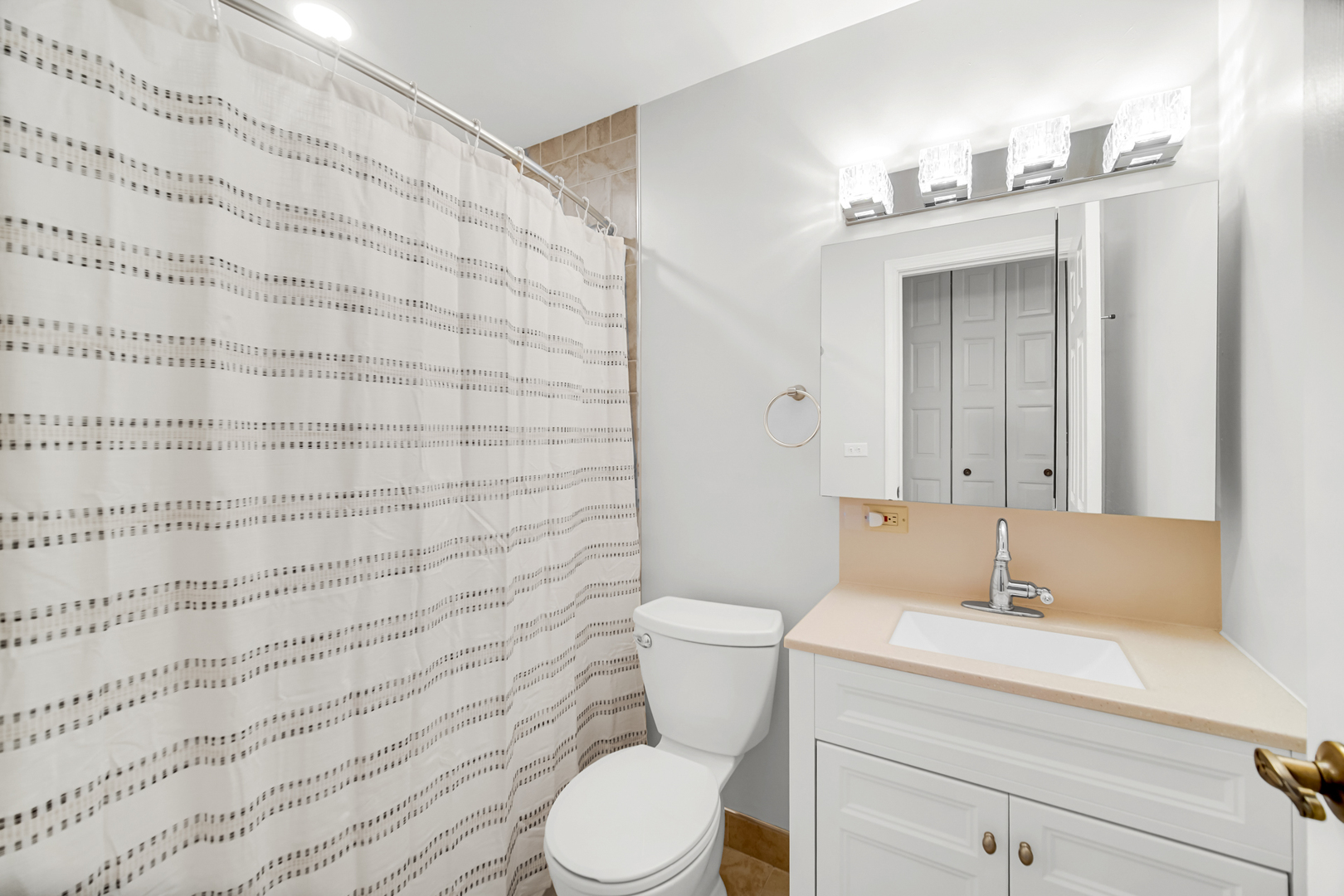 4731 St Joseph Creek Road, Unit 4E Lisle, IL 60532 - Photo 15 of 21