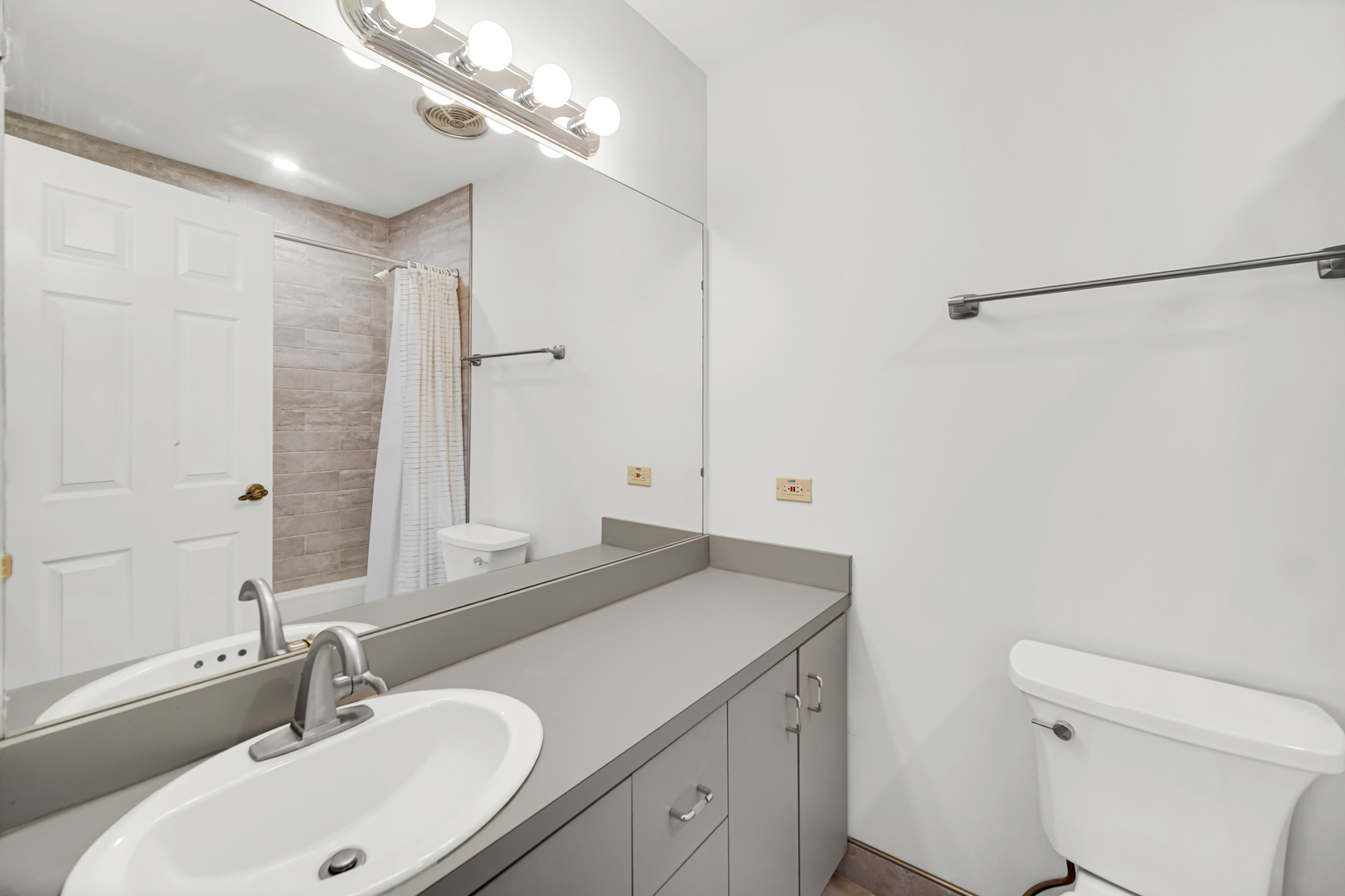 4731 St Joseph Creek Road, Unit 4E Lisle, IL 60532 - Photo 17 of 21