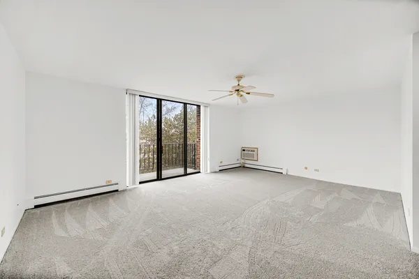 $239,000 | 4731 St Joseph Creek Road, Unit 4E, Lisle, IL 60532