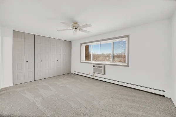 $239,000 | 4731 St Joseph Creek Road, Unit 4E, Lisle, IL 60532