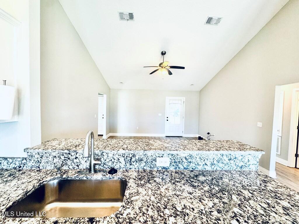 24 Bear Path Picayune, MS 39466 - Photo 14 of 27 IMG_1324