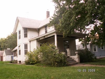 1418 Pershing Boulevard Clinton, IA 52732 - Photo 1 of 4 Gallery Image 1