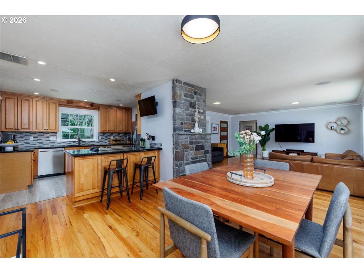 4150 Southwest 94th Avenue Portland, OR 97225 - Photo 13 of 47