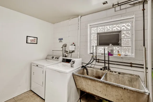 $165,000 | 837 Lathrop Avenue, Unit 2E, Forest Park, IL 60130