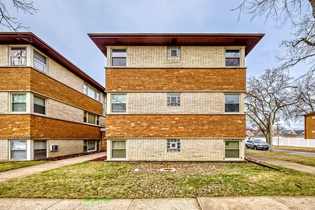 $165,000 | 837 Lathrop Avenue, Unit 2E, Forest Park, IL 60130