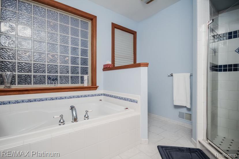 3468 South Latson Road Howell, MI 48843 - Photo 21 of 50 021-Master_Bathroom-1472521-mls.jpg
