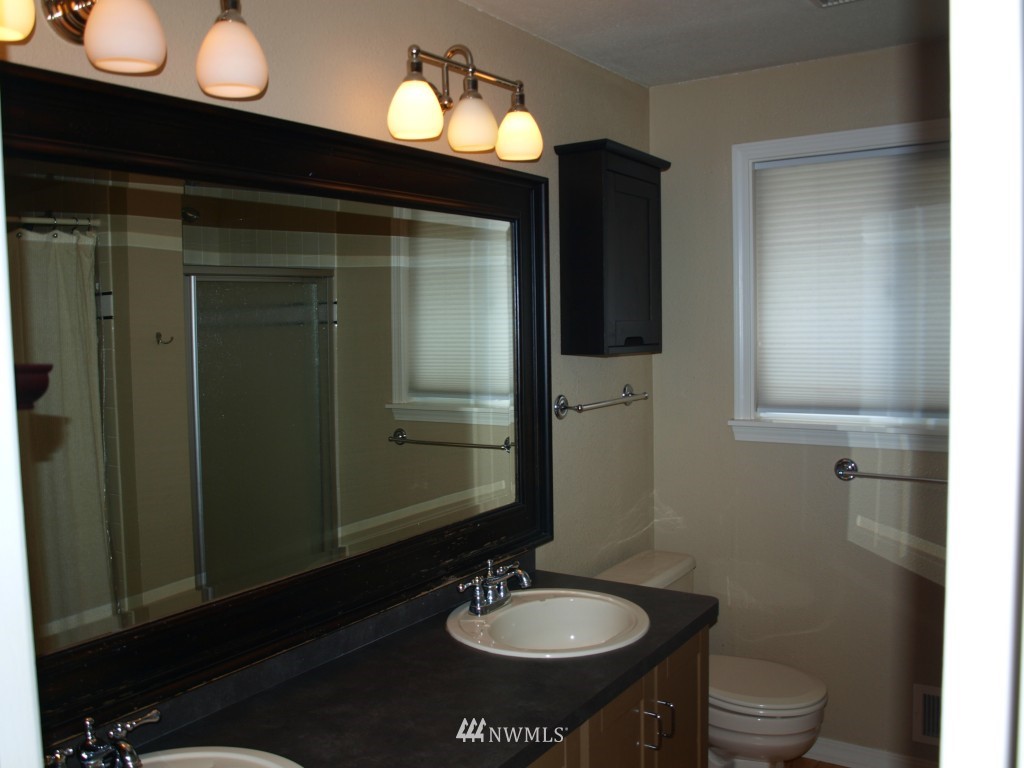 18213 154th Place Southeast Renton, WA 98058 - Photo 11 of 15 Gallery Image 11