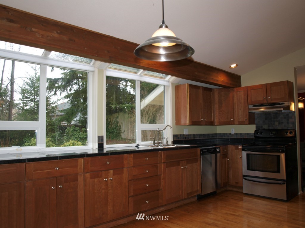 18213 154th Place Southeast Renton, WA 98058 - Photo 5 of 15 Gallery Image 5