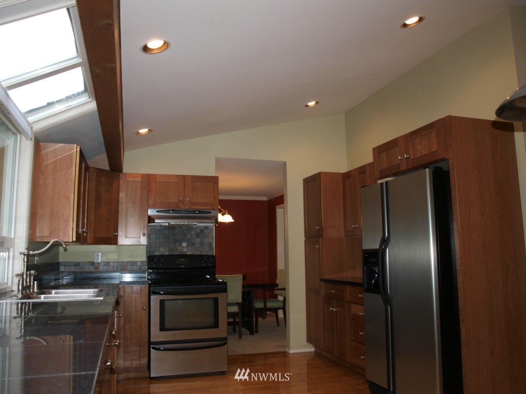 18213 154th Place Southeast Renton, WA 98058 - Photo 6 of 15 Gallery Image 6