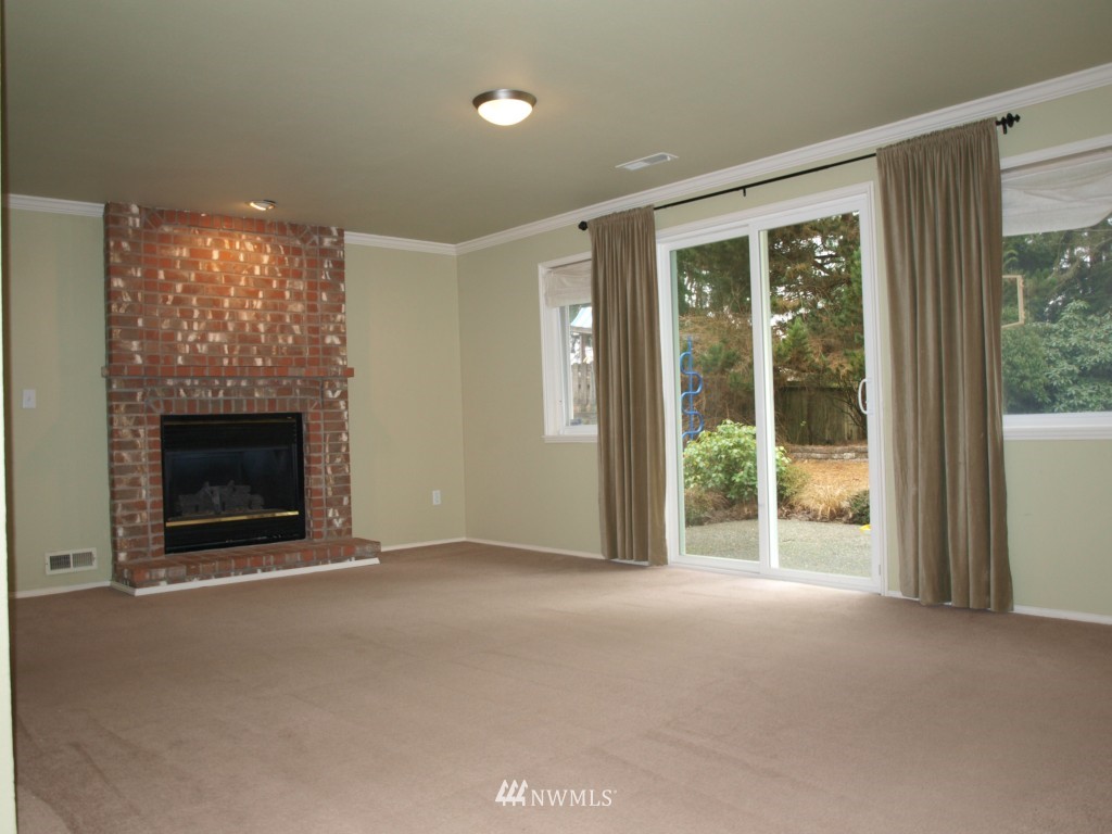 18213 154th Place Southeast Renton, WA 98058 - Photo 8 of 15 Gallery Image 8